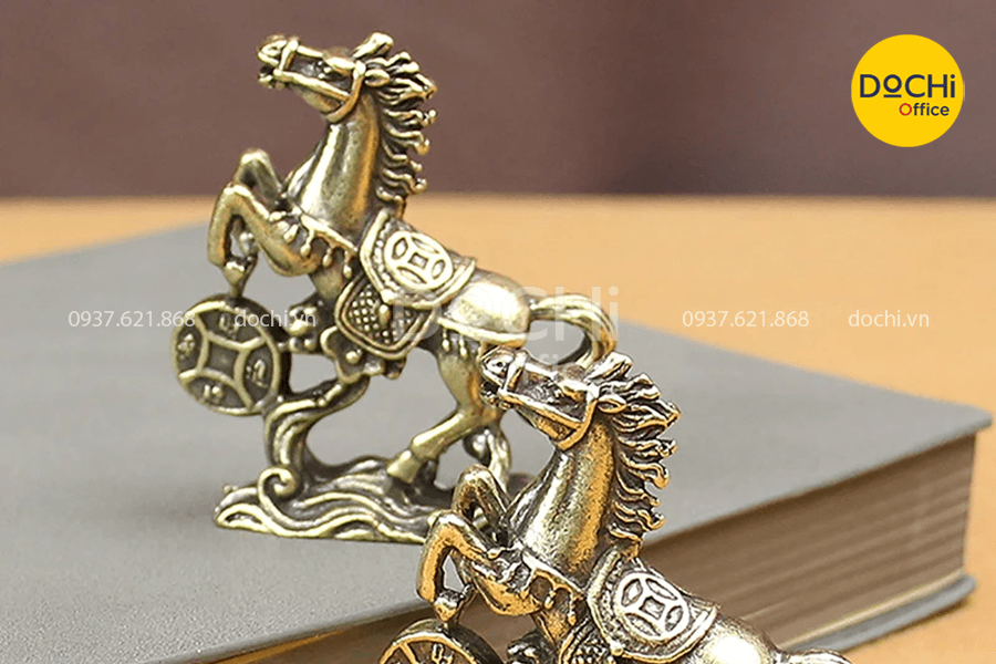 Top các vật phẩm phong thủy để bàn làm việc thu hút tài lộc